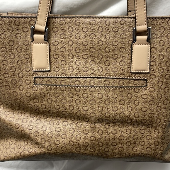 NEW!!! Guess faux leather large shoulder bag 17x11x5 - Picture 6 of 9